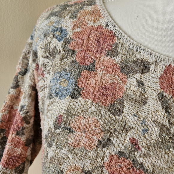 Vintage JJ Browne Floral Knit Sweater with Metallic Detailing - Picture 4 of 8